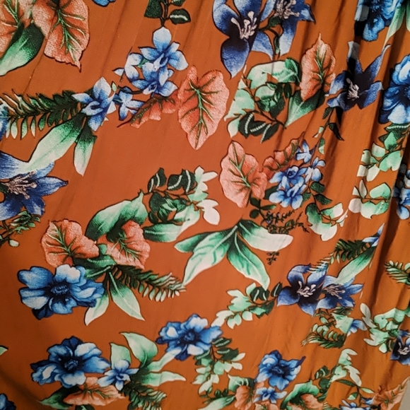 Off shoulder mid length dress - Picture 3 of 3